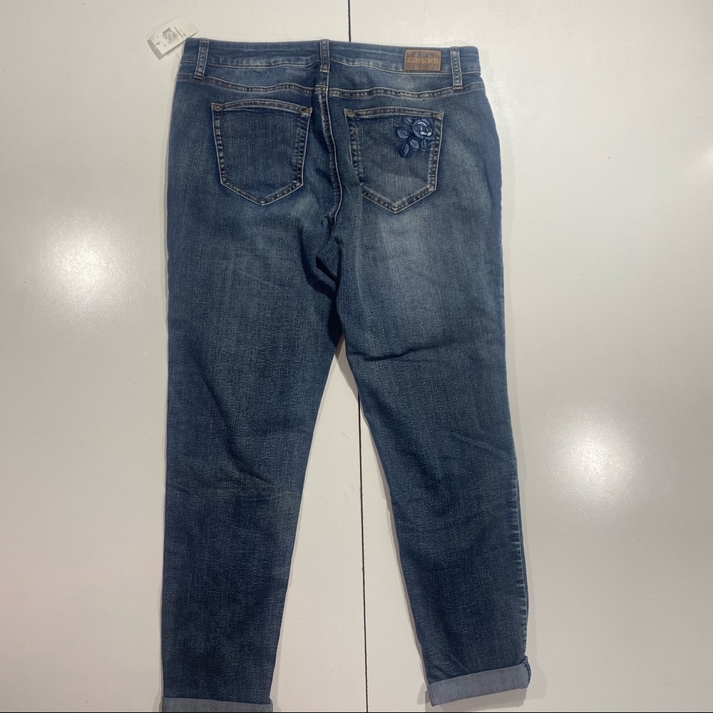 Zanadi Cotton Y2K Floral Embroidered Rolled Hem Blue Jeans NWT Size 14 - Picture 5 of 16